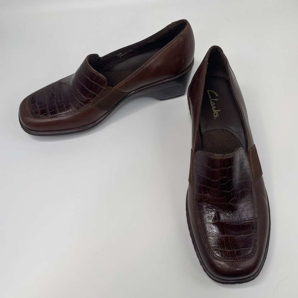Clarks Womens Shoes Size 7.5 Brown Leather Slip On Loafer Croc Print - Picture 3 of 15